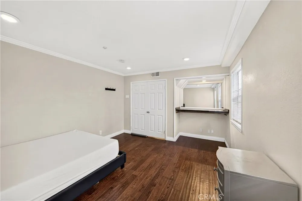 321 W. Queen St. Unit 8 Inglewood, CA 90301