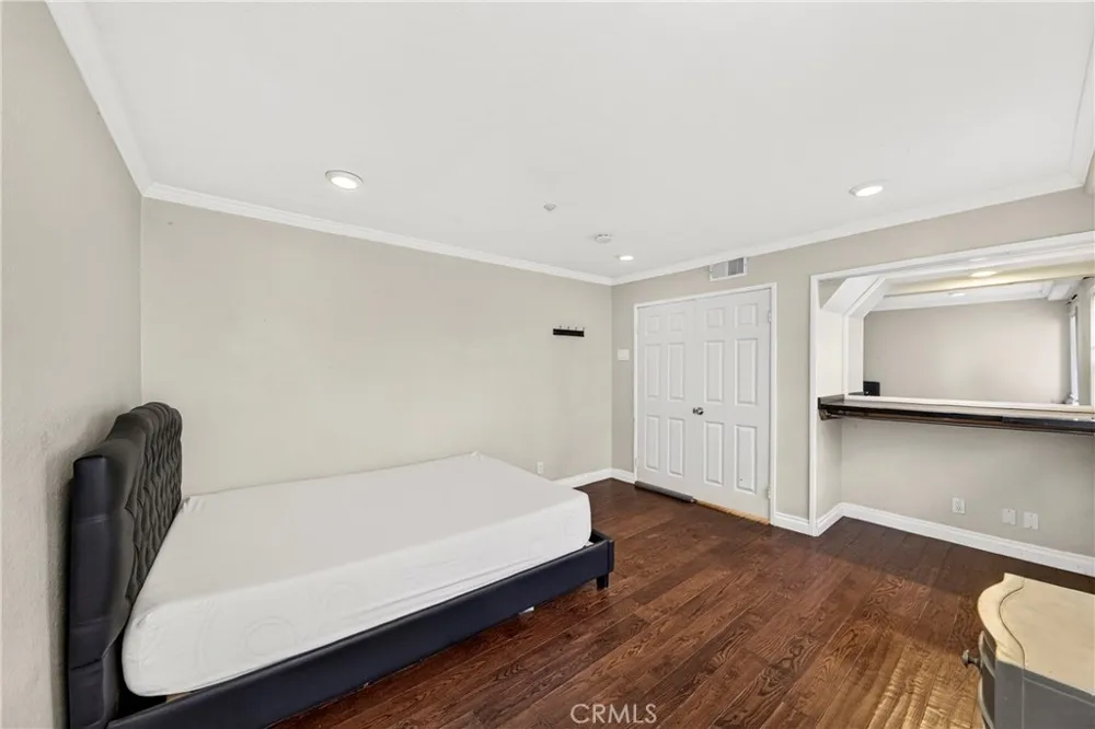 321 W. Queen St. Unit 8 Inglewood, CA 90301
