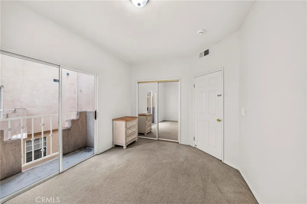 321 W. Queen St. Unit 8 Inglewood, CA 90301