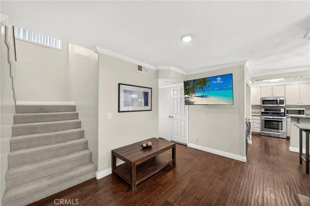 321 W. Queen St. Unit 8 Inglewood, CA 90301
