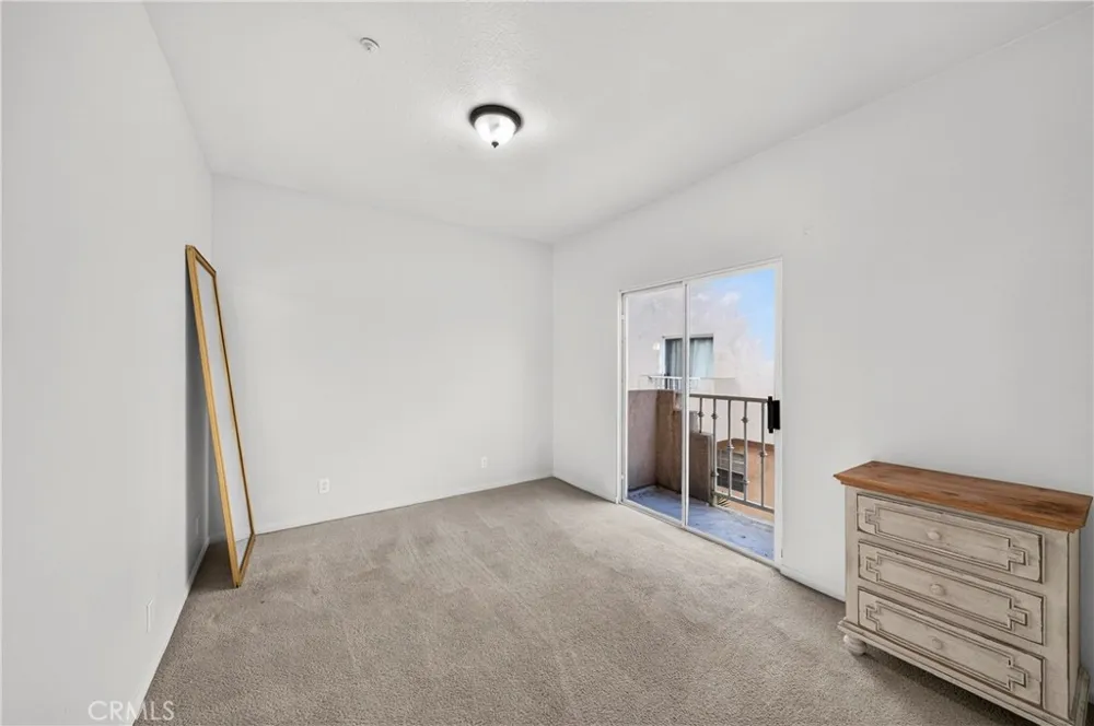 321 W. Queen St. Unit 8 Inglewood, CA 90301