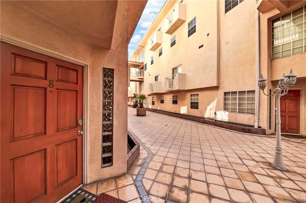321 W. Queen St. Unit 8 Inglewood, CA 90301