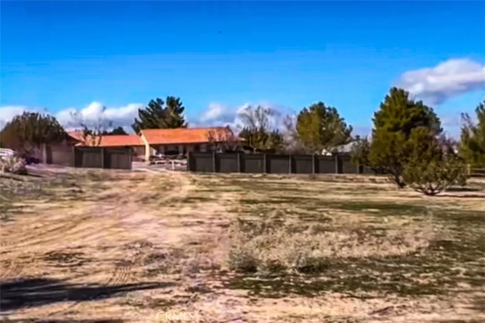 32710 Peach Tree Lane Pearblossom, CA 93553