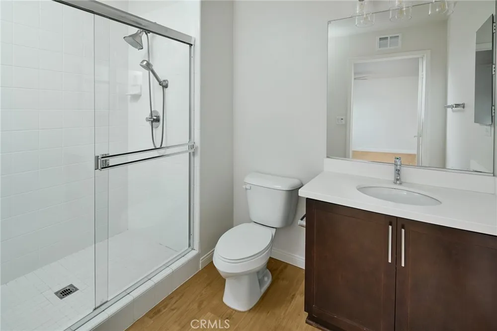 5552 Coral #108 Hawthorne, CA 90250