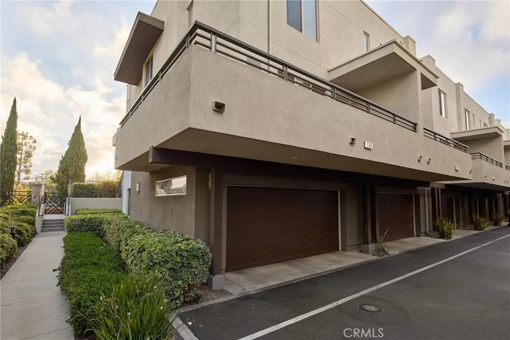 5552 Coral #108 Hawthorne, CA 90250