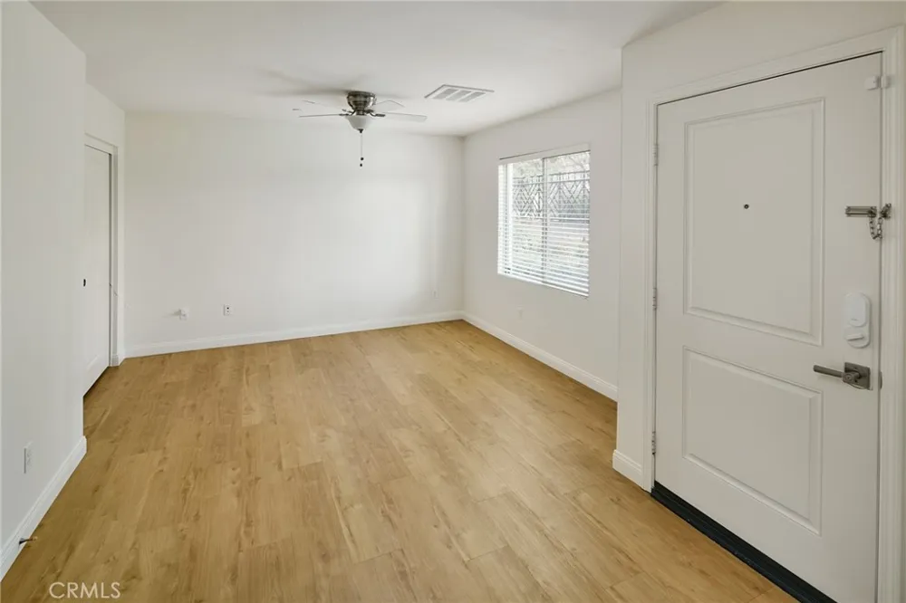 5552 Coral #108 Hawthorne, CA 90250