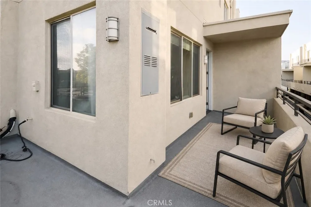 5552 Coral #108 Hawthorne, CA 90250