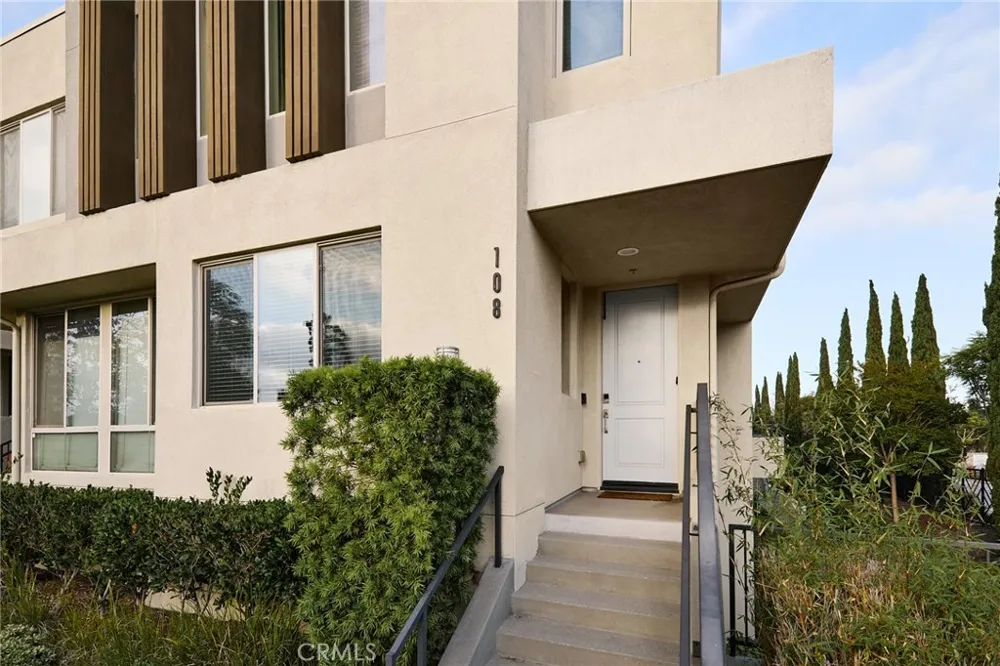 5552 Coral #108 Hawthorne, CA 90250