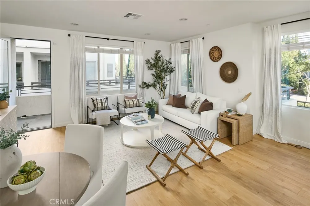 5552 Coral #108 Hawthorne, CA 90250