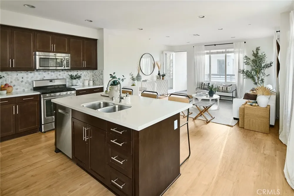 5552 Coral #108 Hawthorne, CA 90250