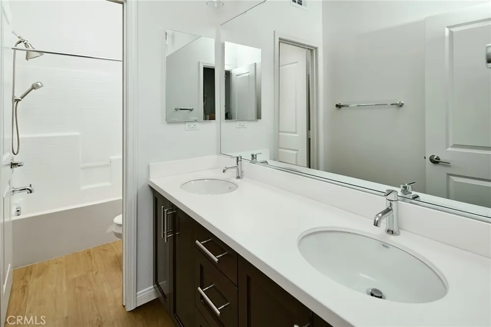 5552 Coral #108 Hawthorne, CA 90250
