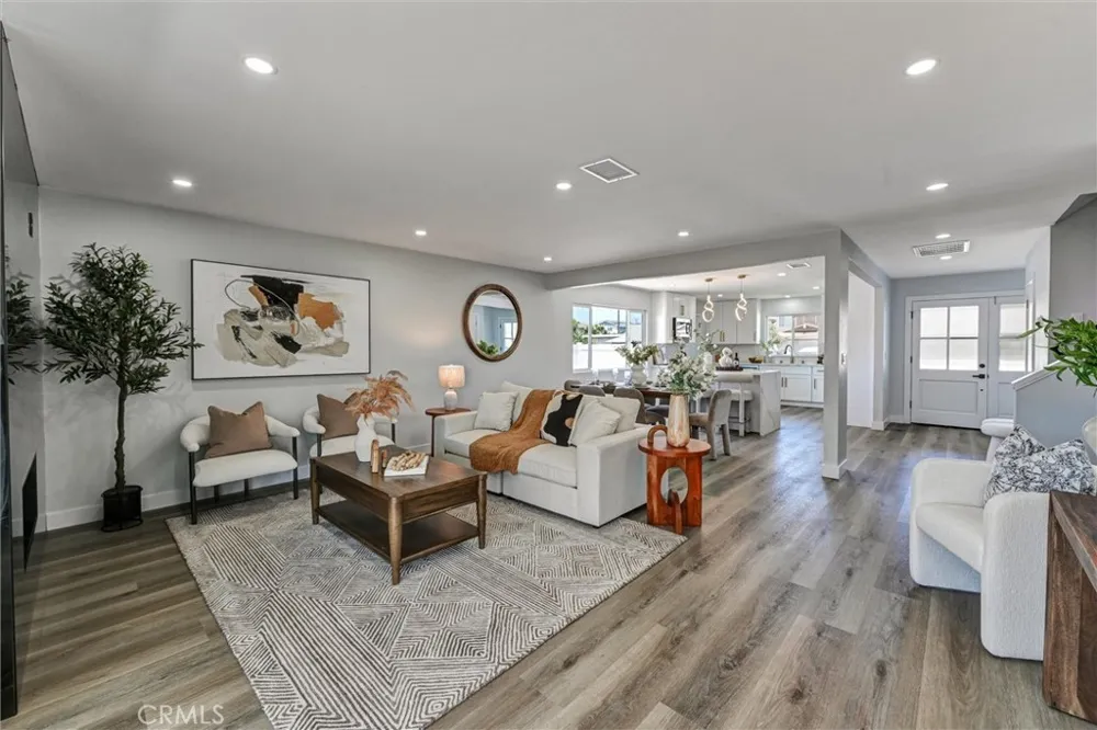 1606 E Fernrock Carson, CA 90746