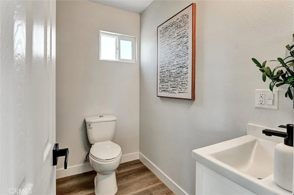 1606 E Fernrock Carson, CA 90746