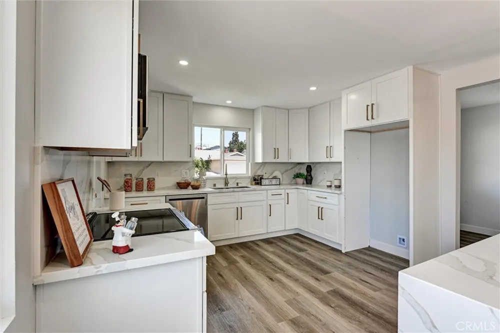 1606 E Fernrock Carson, CA 90746