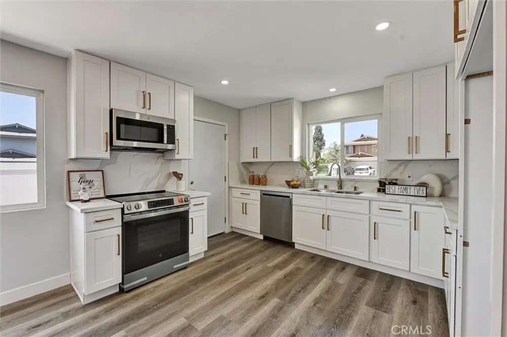 1606 E Fernrock Carson, CA 90746