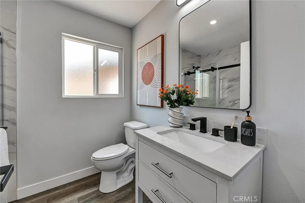 1606 E Fernrock Carson, CA 90746