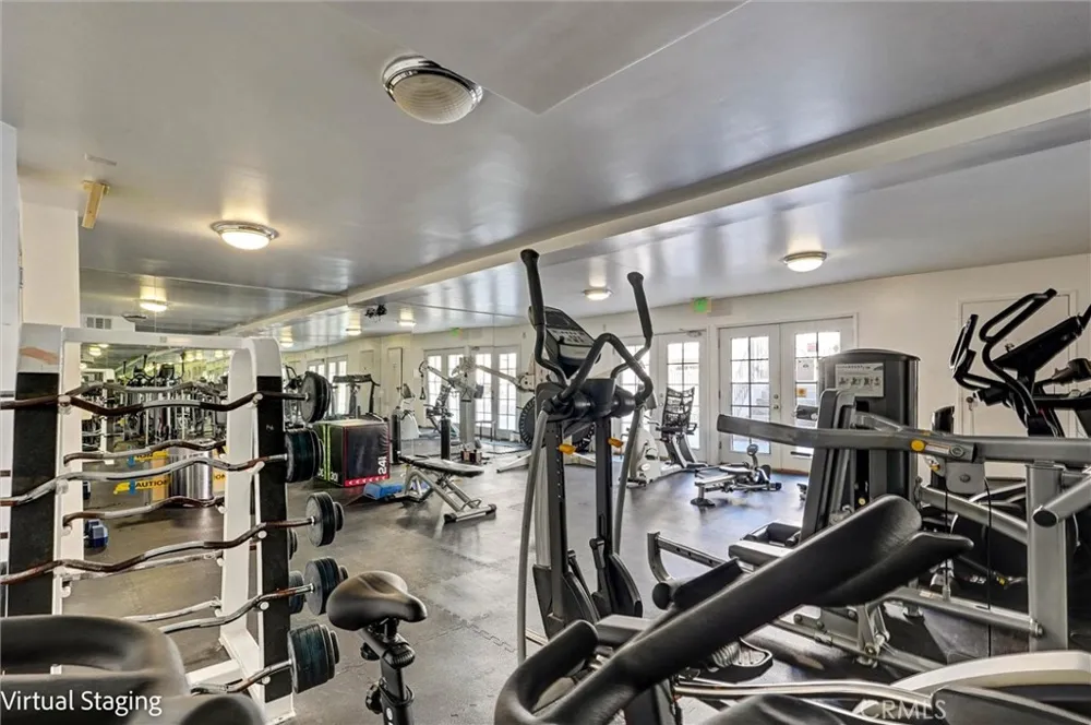 20253 Keswick #322 Winnetka, CA 91306