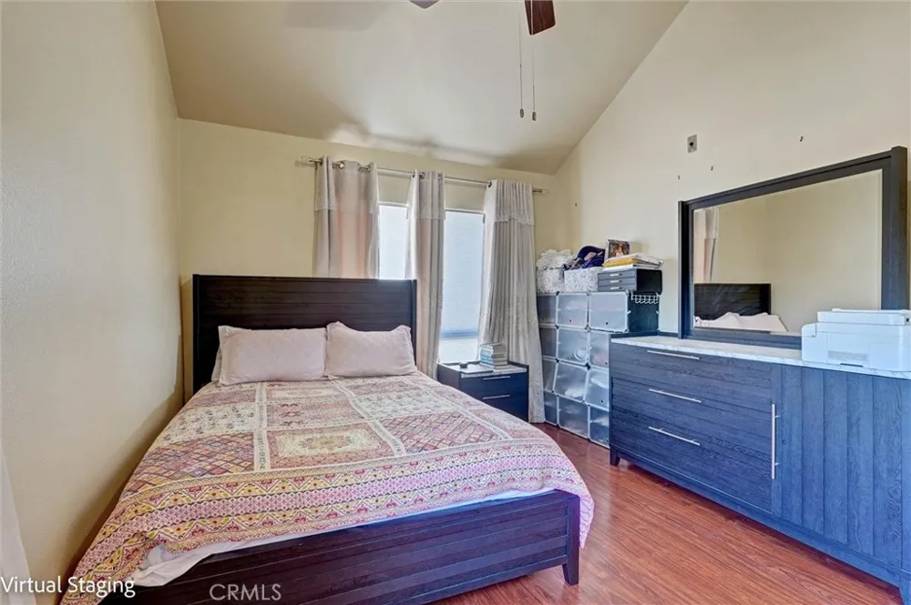 20253 Keswick #322 Winnetka, CA 91306
