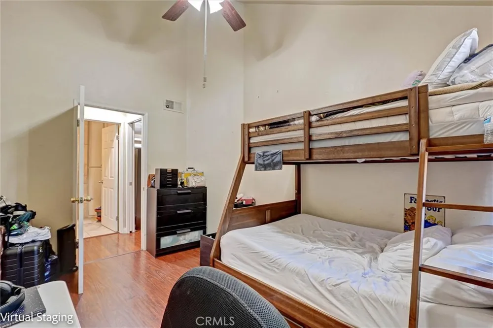 20253 Keswick #322 Winnetka, CA 91306