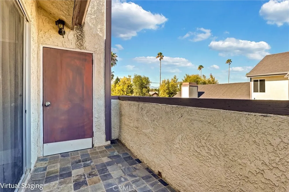 20253 Keswick #322 Winnetka, CA 91306