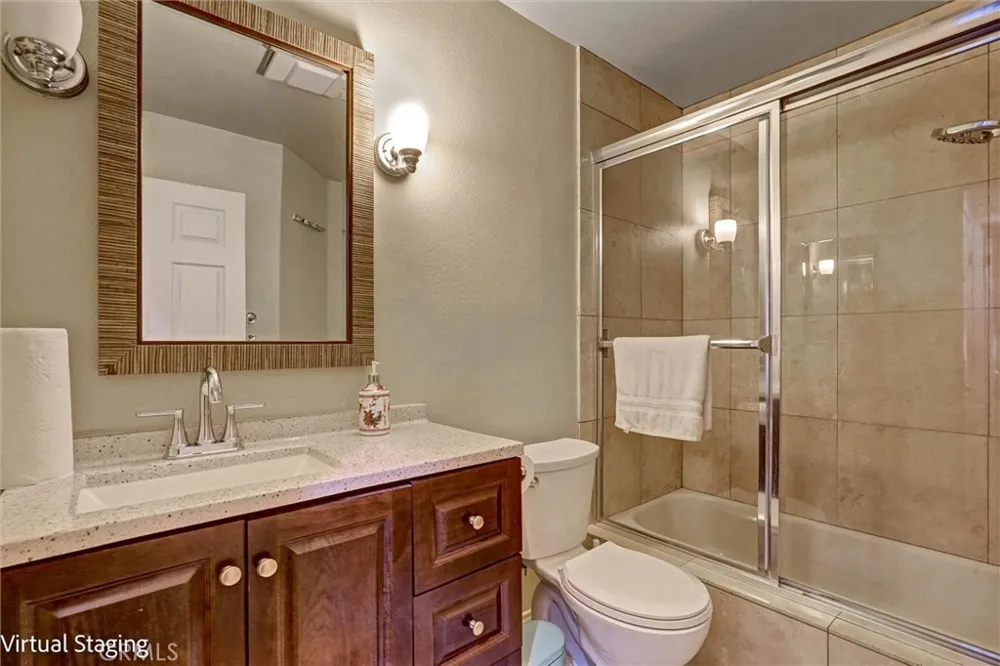 20253 Keswick #322 Winnetka, CA 91306