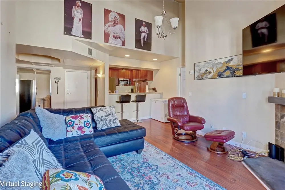 20253 Keswick #322 Winnetka, CA 91306