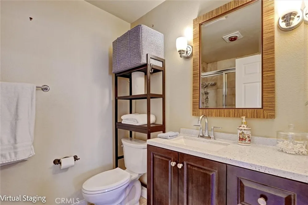 20253 Keswick #322 Winnetka, CA 91306