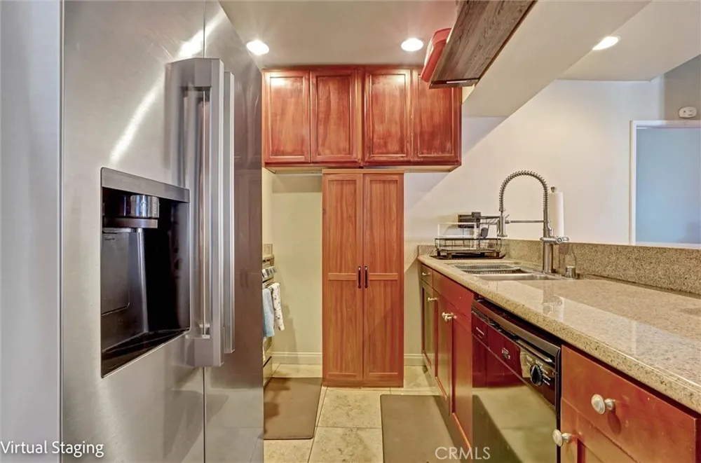 20253 Keswick #322 Winnetka, CA 91306