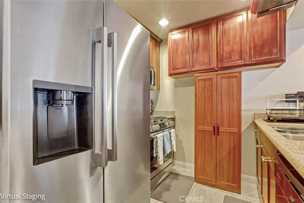 20253 Keswick #322 Winnetka, CA 91306