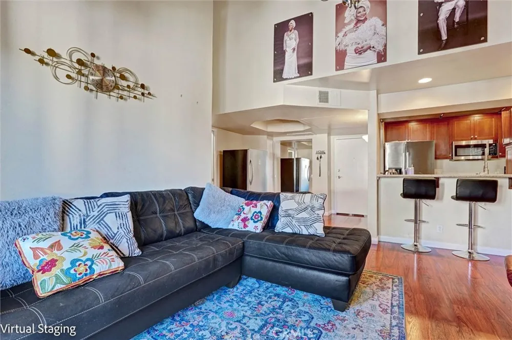 20253 Keswick #322 Winnetka, CA 91306