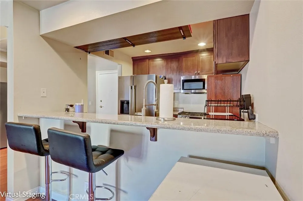 20253 Keswick #322 Winnetka, CA 91306