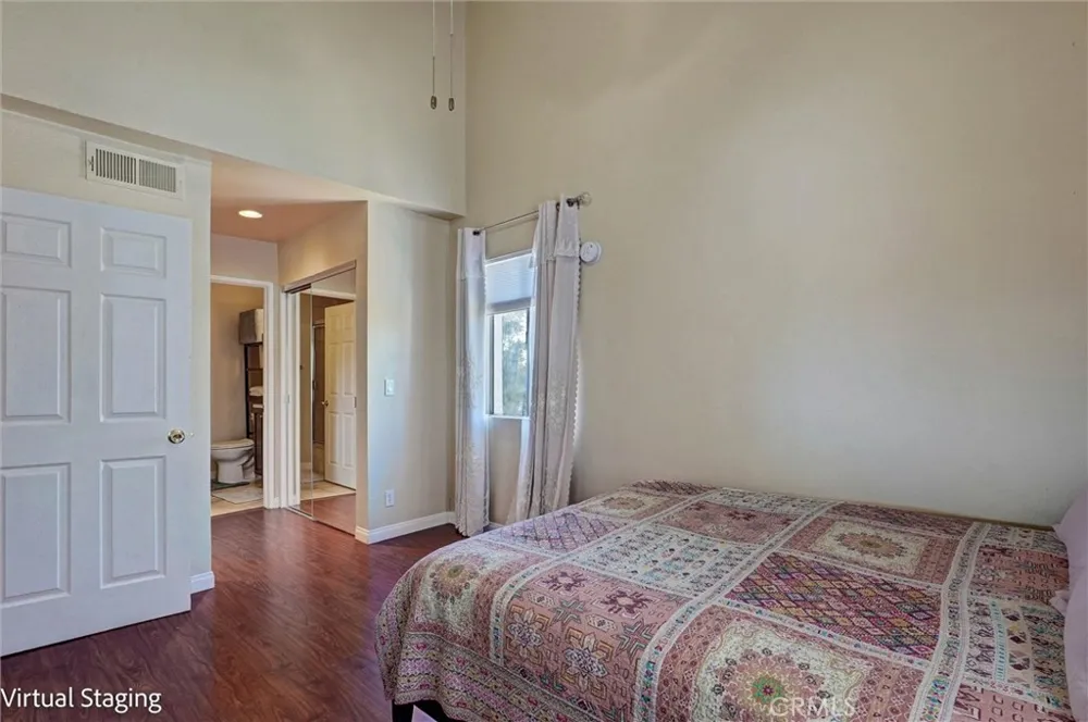 20253 Keswick #322 Winnetka, CA 91306