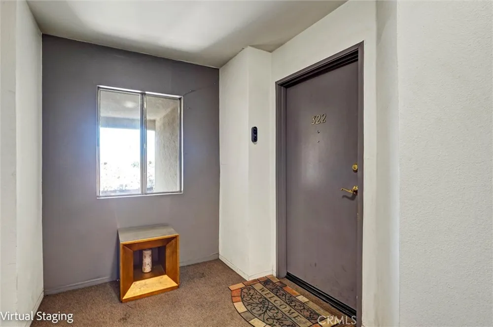 20253 Keswick #322 Winnetka, CA 91306