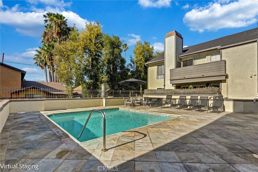 20253 Keswick #322 Winnetka, CA 91306