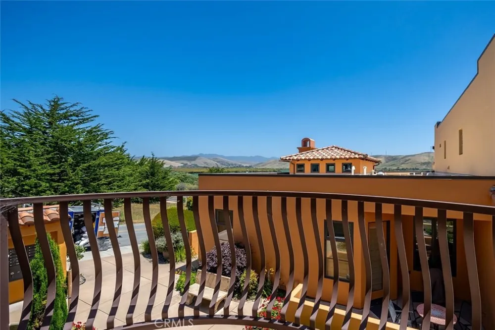 1887 Ironwood Avenue Morro Bay, CA 93442