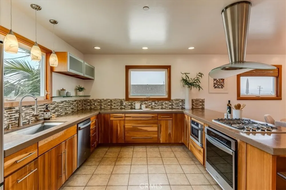 550 Vine Los Osos, CA 93402