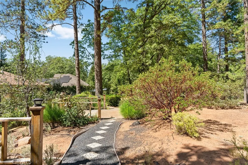 15004 Woodland Park Forest Ranch, CA 95942