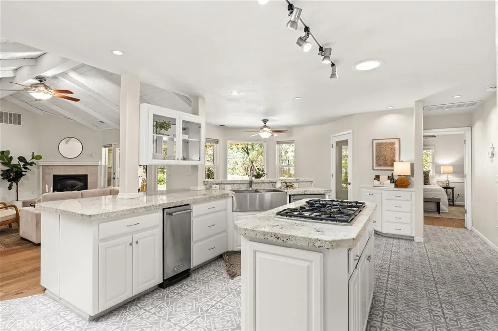 15004 Woodland Park Forest Ranch, CA 95942