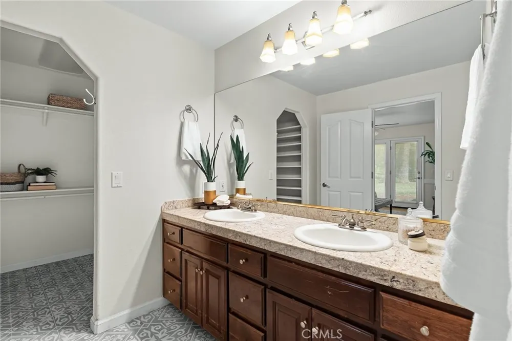 15004 Woodland Park Forest Ranch, CA 95942