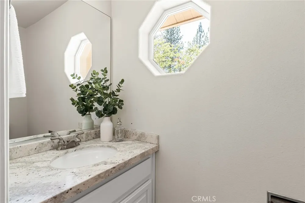15004 Woodland Park Forest Ranch, CA 95942