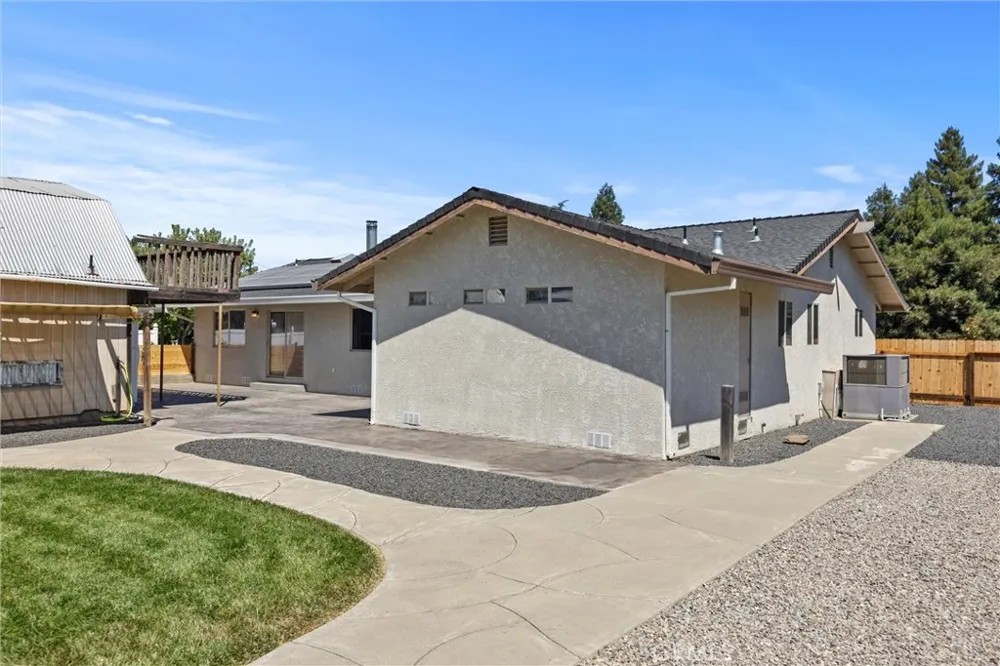 1030 W 1st Willows, CA 95988