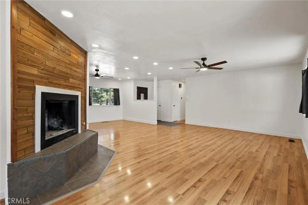 1030 W 1st Willows, CA 95988