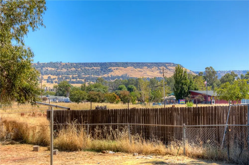 652 Plumas Oroville, CA 95965