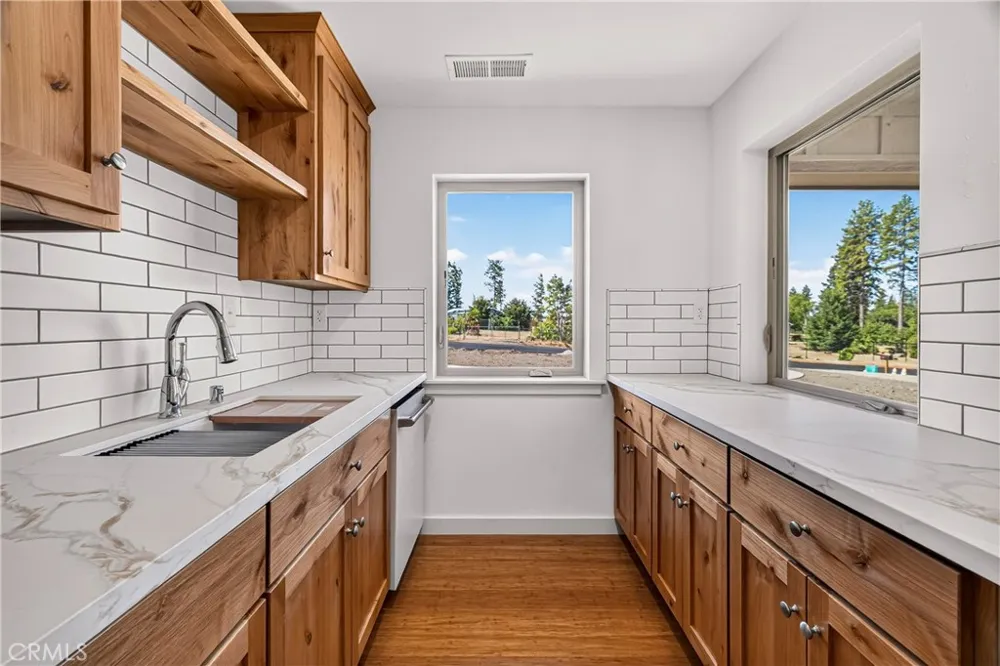 527 Crestwood Paradise, CA 95969