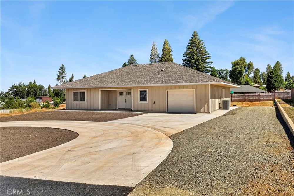 527 Crestwood Paradise, CA 95969