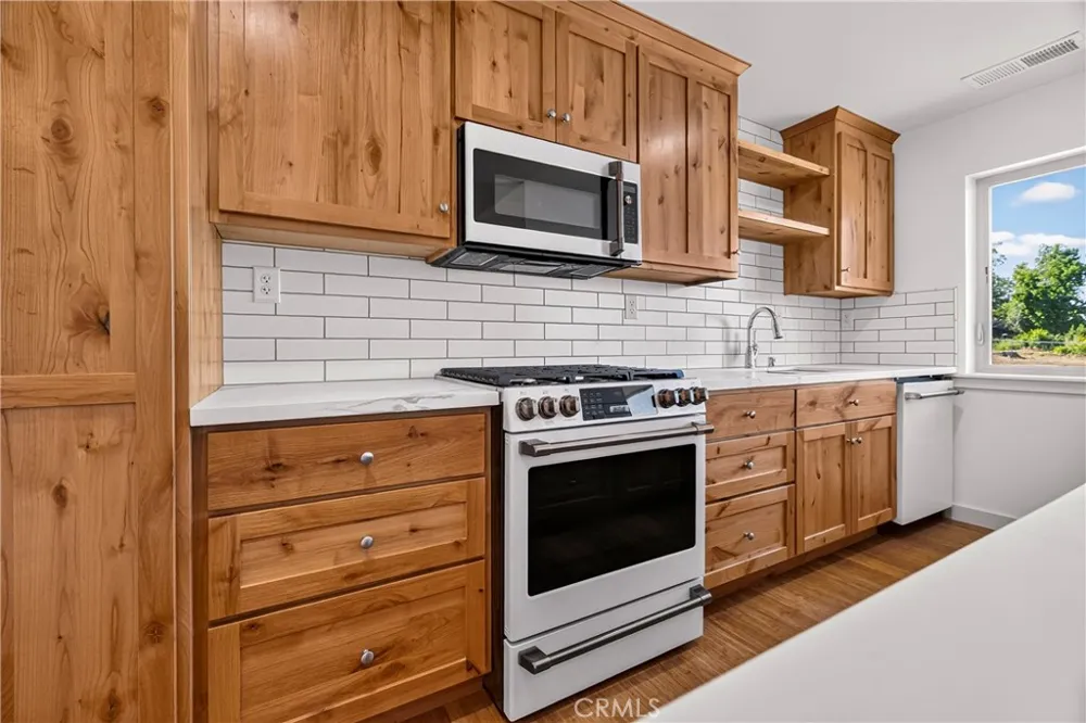 527 Crestwood Paradise, CA 95969