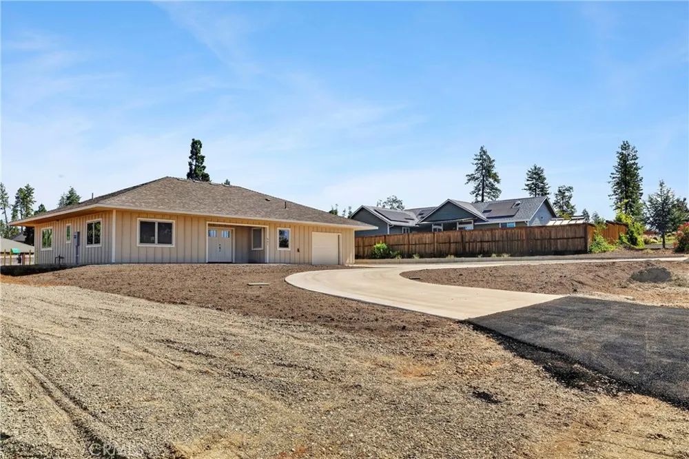 527 Crestwood Paradise, CA 95969