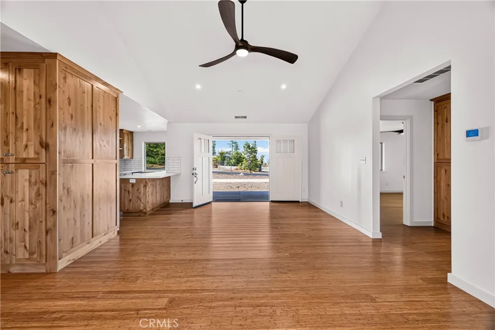 527 Crestwood Paradise, CA 95969