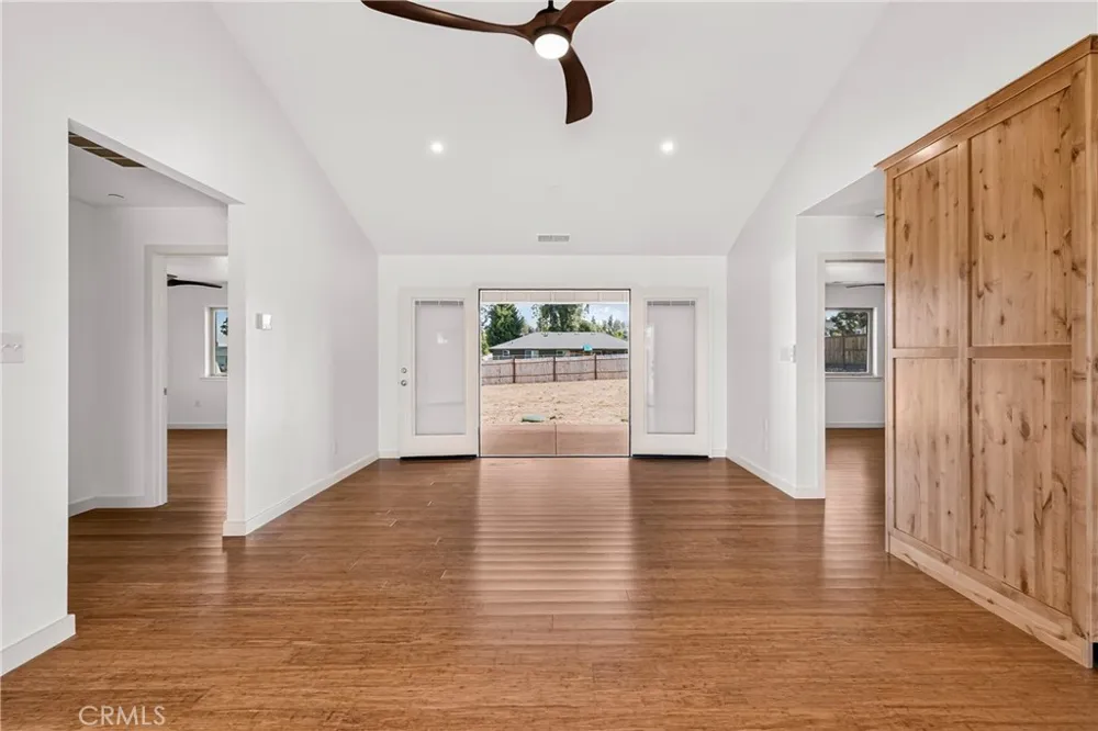 527 Crestwood Paradise, CA 95969