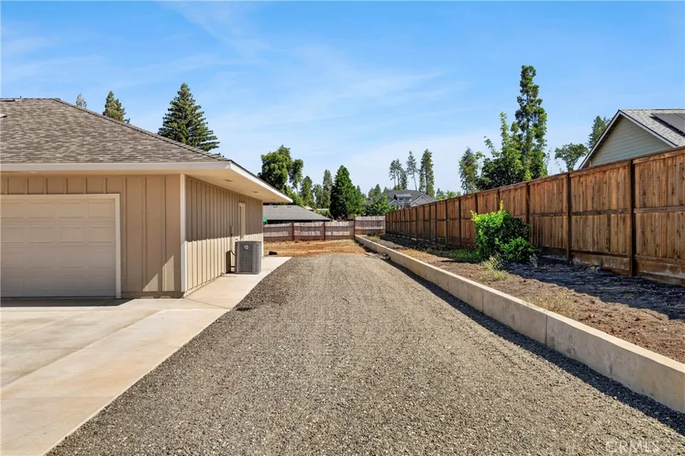 527 Crestwood Paradise, CA 95969